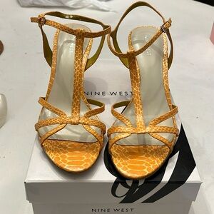 Nine West sandal - golden yellow strappy sandal size 8 1/2 -new without tags